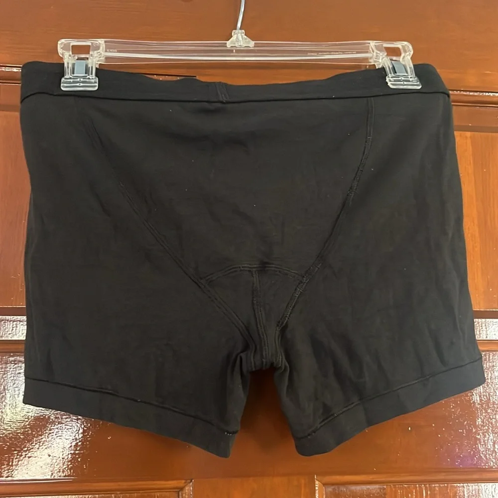 Skims Size Medium Boxers - Picture 2 of 4